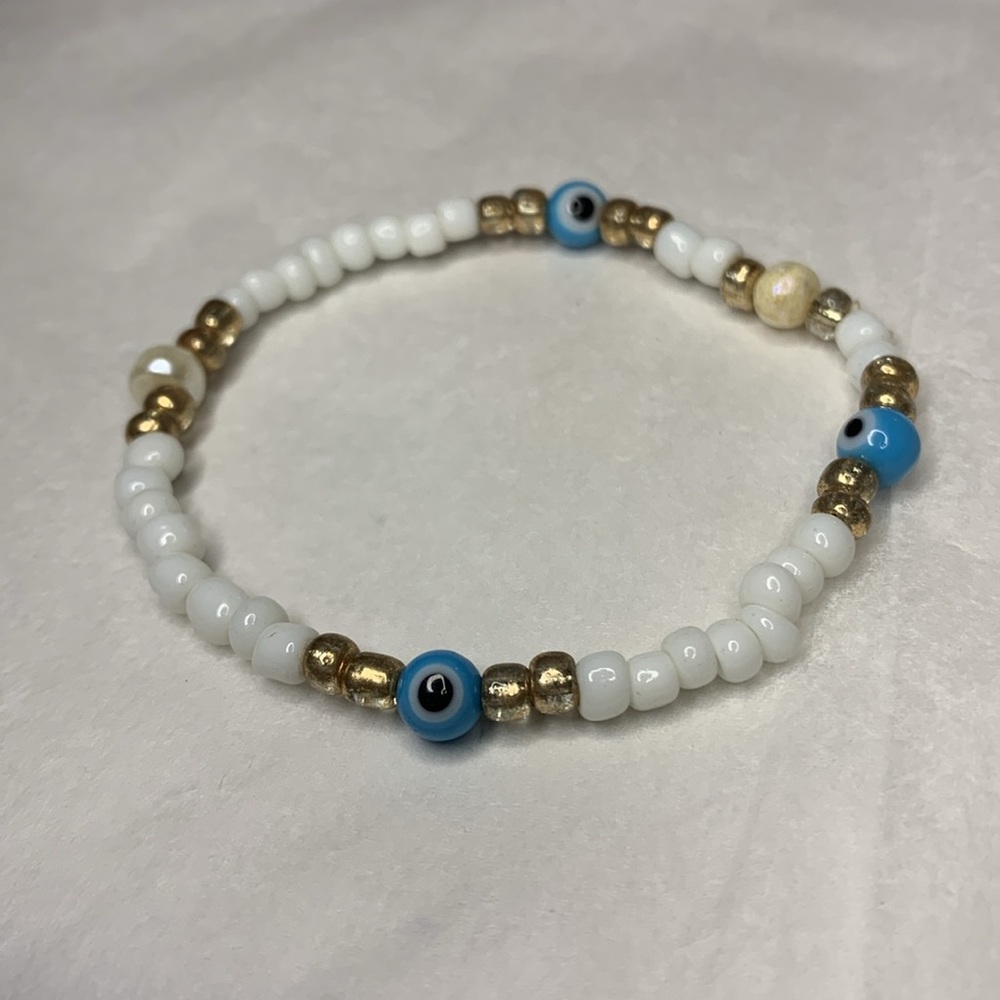 5/$20 ENTIRE SHOP CLEARANCE Evil eye handmade beaded bracelet 🧿🪬